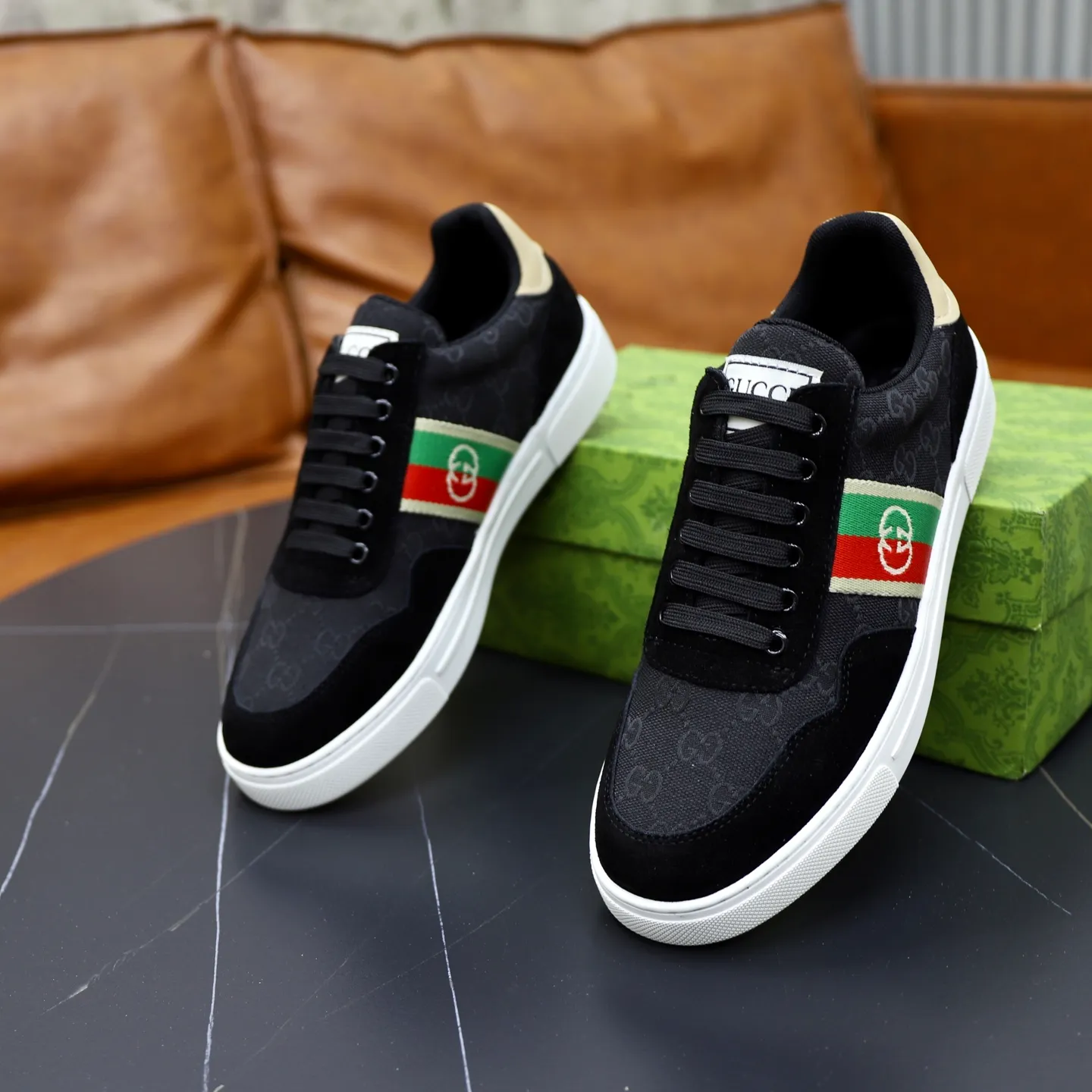 Men's men's shoes 💰440💰🙅‍♂️🙅‍♂️🙅‍♂️ Brand: Gucci GUCCi Standard code: 38-44 (45 customized) Grade: Same as the official website Material: Original material splicing Comfortable and breathable sheepskin lining Lightweight and wear-resistant sports outsole Style category: Men's fashion casual shoes Running sports shoes Distinguished luxury brand elements Top luxury color: actual picture color
